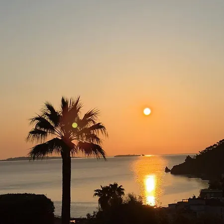 Vue Baie A 5min De La 44m² Avec Parking * Théoule-sur-Mer